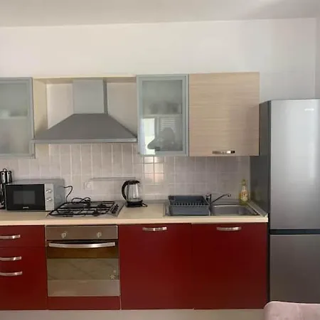 S & S Apartment *
